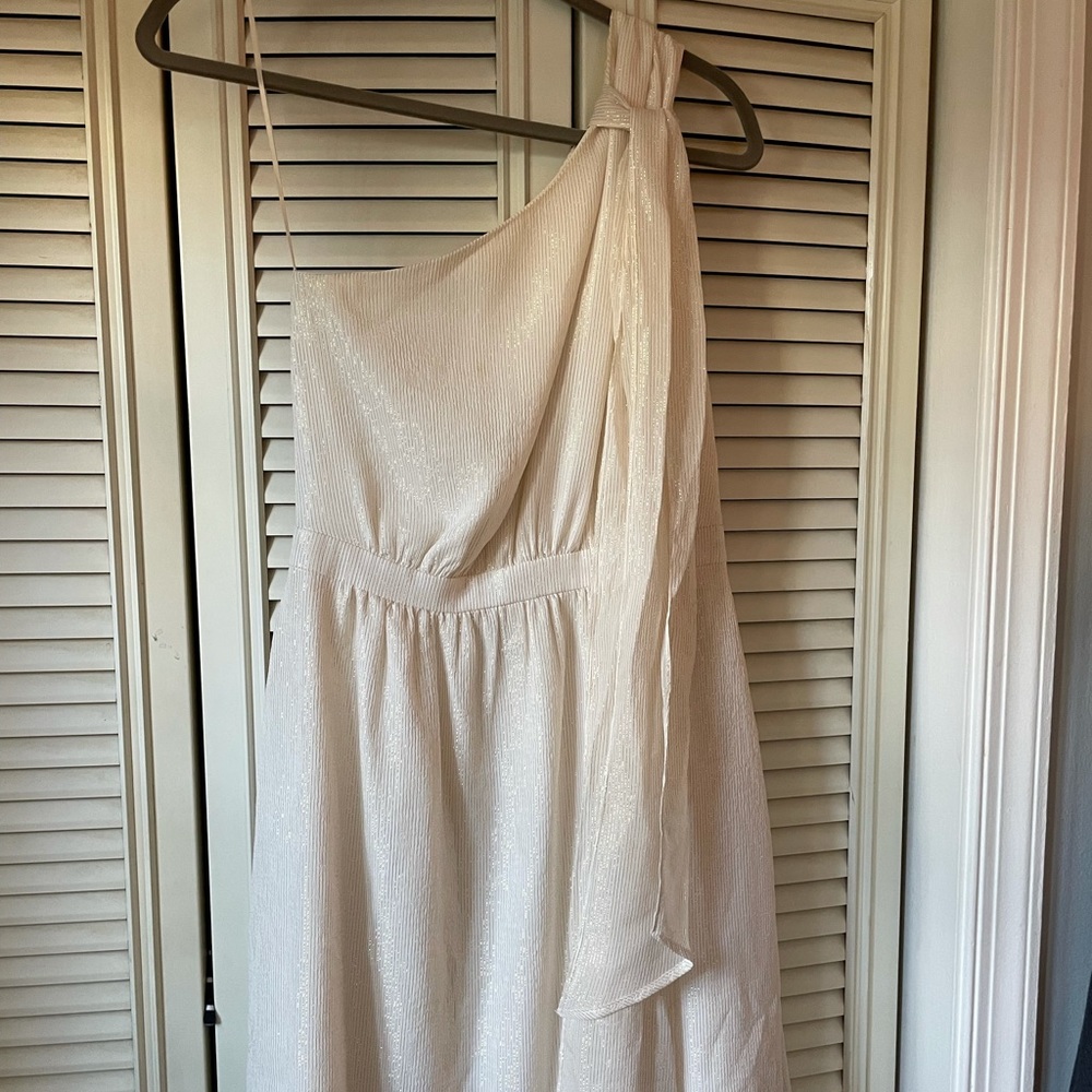 Lila Kate sz 6 white metallic dress